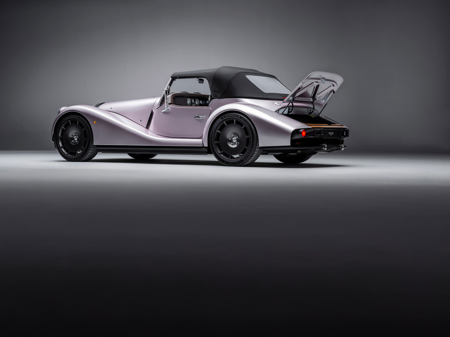 SMALL_Morgan_Supersport_Studio_031